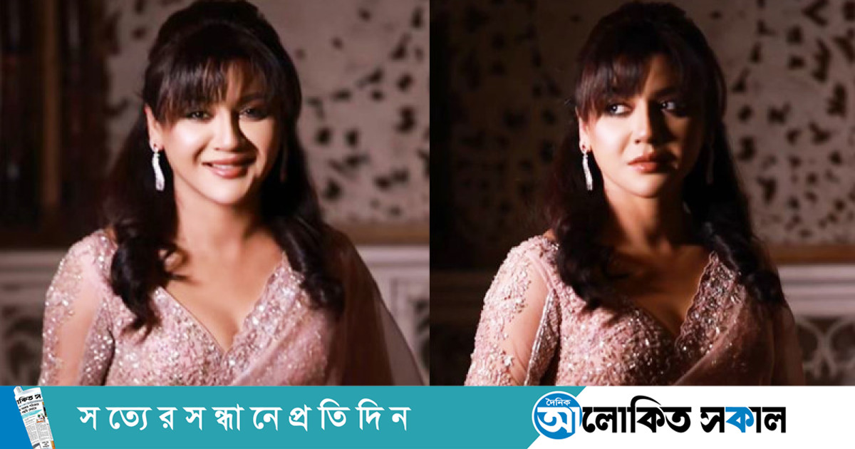 Uxlayotgan qizning mushuki